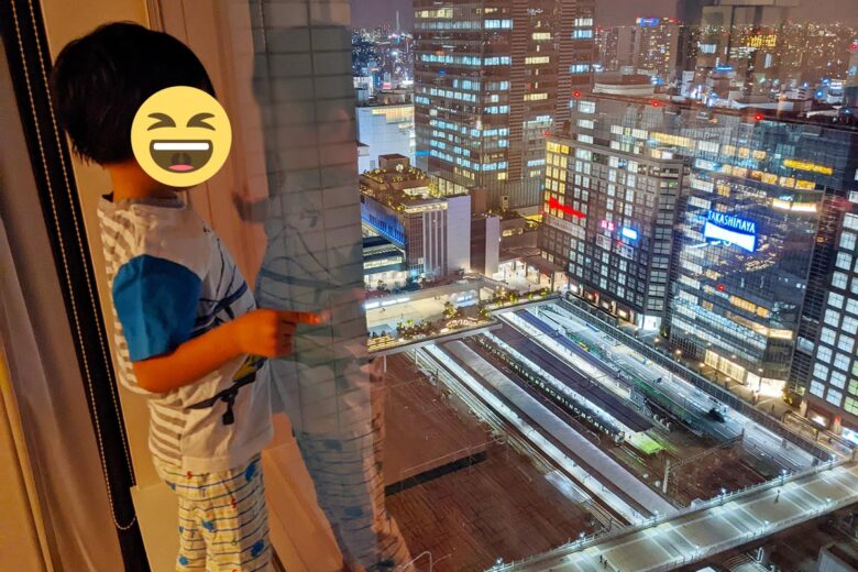 「小田急ホテルセンチュリーサザンタワー」から眺めた夜の新宿駅